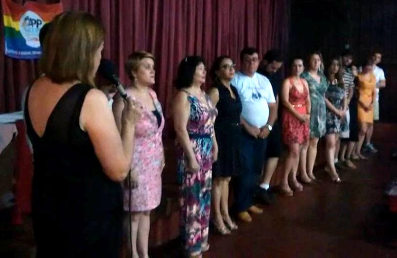 Posse da nova diretoria da APP/Foz do Iguaçu reúne dezenas de educadores.