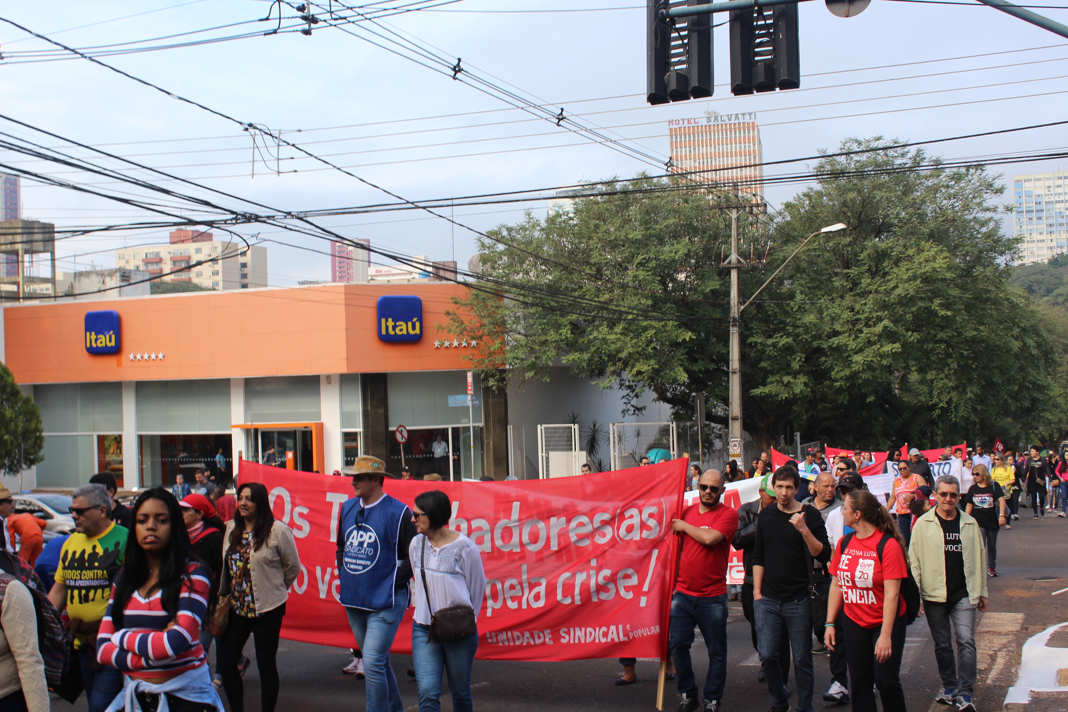 Educadores na luta contra reformas e os ataques de Beto Richa