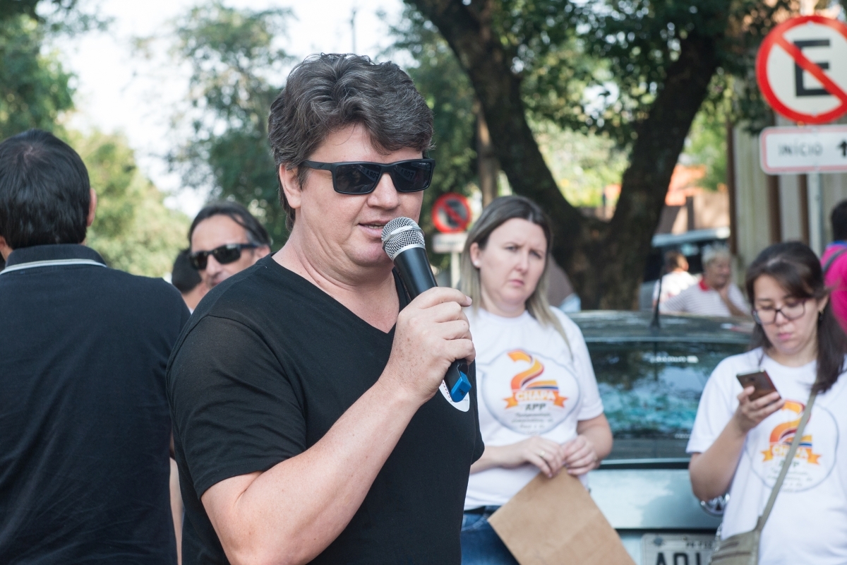 Ari Jarczewski - "Devemos valorizar a participação de cada educador na paralisação" - foto Marcos Labanca