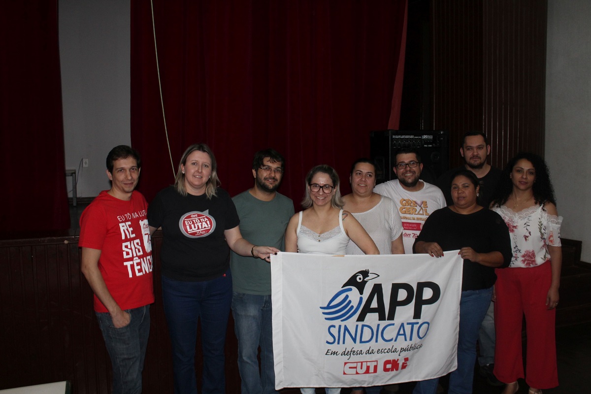 Representantes de base junto ao Conselho Estadual da APP - foto APP-Sindicato/Foz